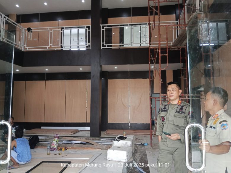 Kasat Pol PP dan Damkar Mura Turun Awasi Progres Pembangunan Kantor