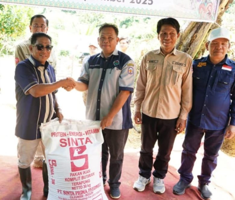 Bupati Heriyus Dorong Ketahanan Pangan Desa Lewat Program Budidaya Ikan BUMDes